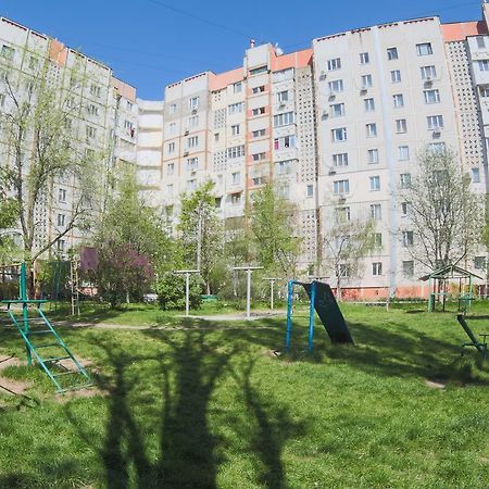 Clean And Comfortable Apartments On Karl Marx Street Тираспол Екстериор снимка