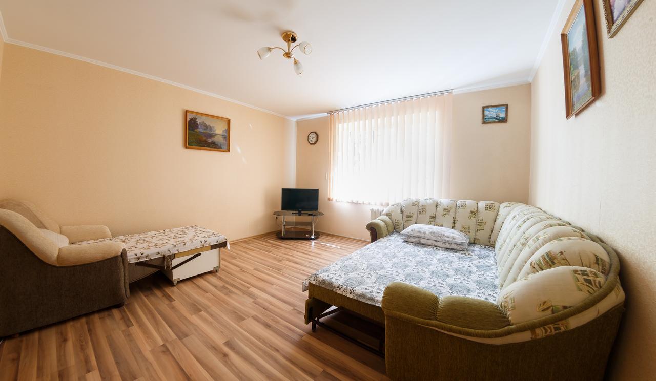 Clean And Comfortable Apartments On Karl Marx Street Тираспол Екстериор снимка