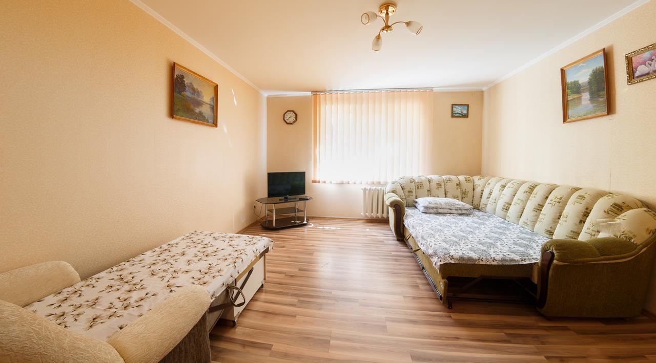 Clean And Comfortable Apartments On Karl Marx Street Тираспол Екстериор снимка