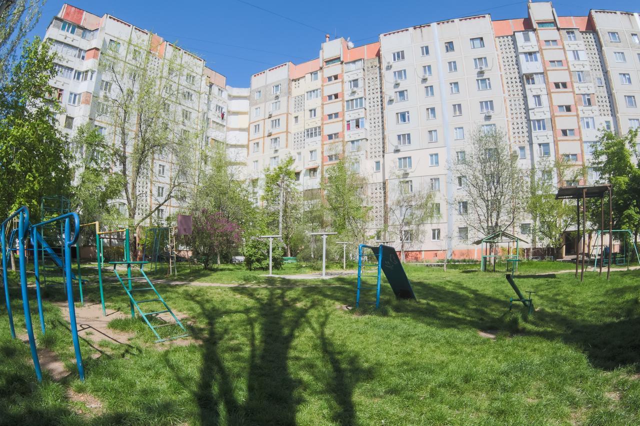 Clean And Comfortable Apartments On Karl Marx Street Тираспол Екстериор снимка